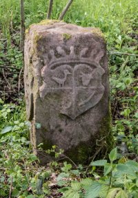 Grenzstein: Seite Neuershausen