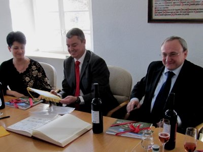 Iryna Schartschuk und Ihor Tschudijowytsch mit BM Volker Kieber